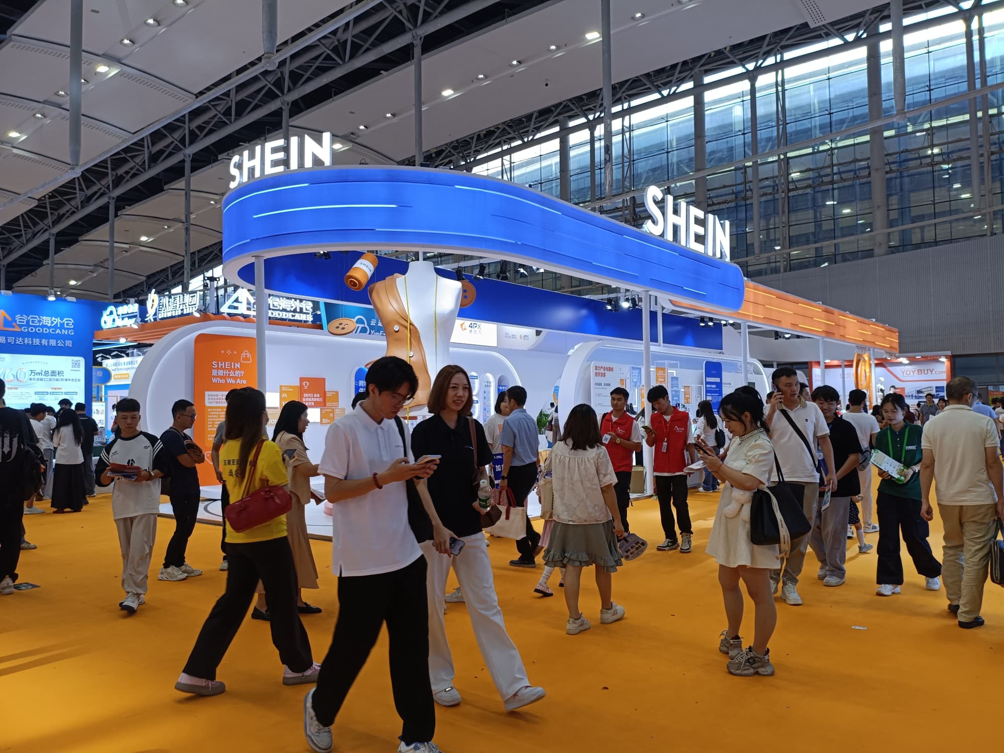 智慧物流展臺規(guī)劃：品牌視覺統(tǒng)一，強(qiáng)化專業(yè)形象辨識度