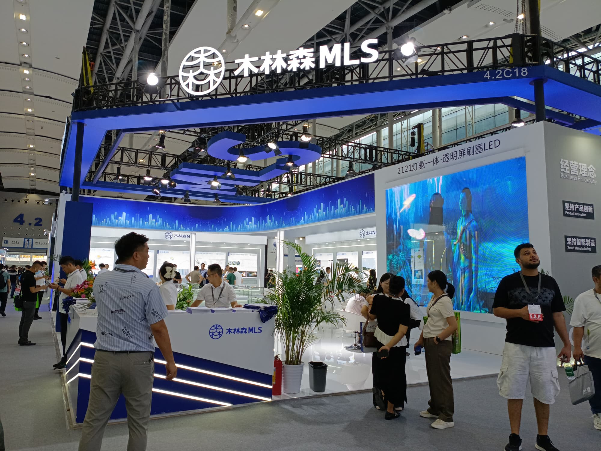 聲光展展臺結(jié)構(gòu)安全設(shè)計：承重與布線規(guī)范，消除現(xiàn)場隱患